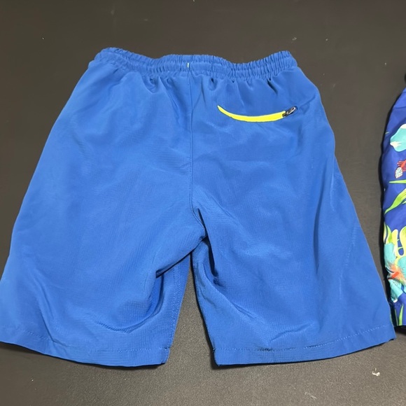 Boys Swim Shorts - Size 7/8 - Picture 4 of 5